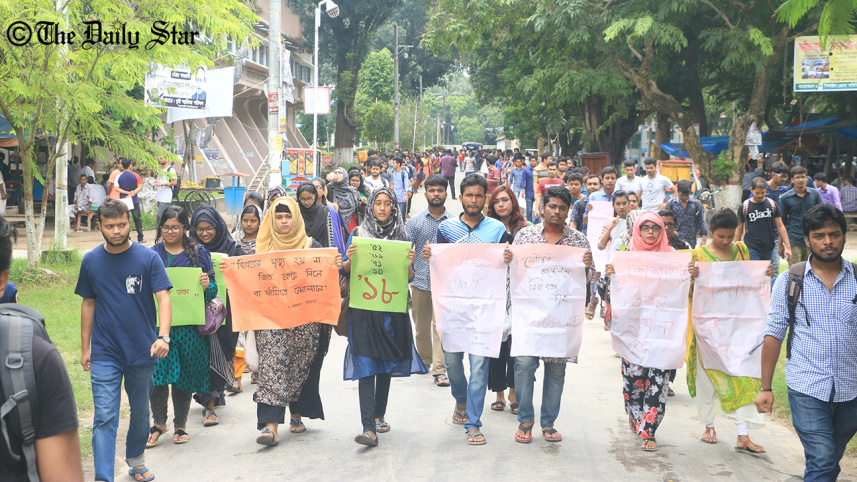 road demonstration in Rajshahi