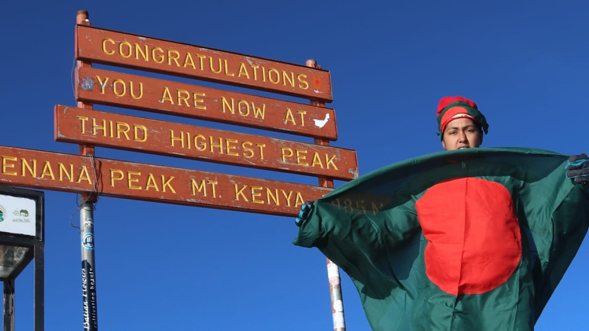 ratna_on_top_of_lenana_peakmount_kenya.jpg