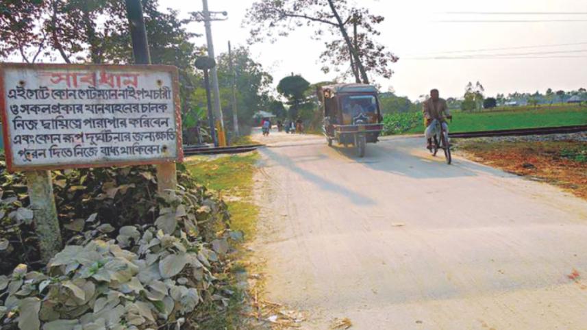 risky_railway_crossing