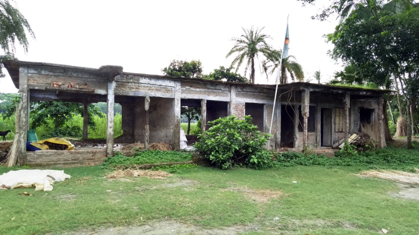 risky_school_in_madaripur_2.jpg
