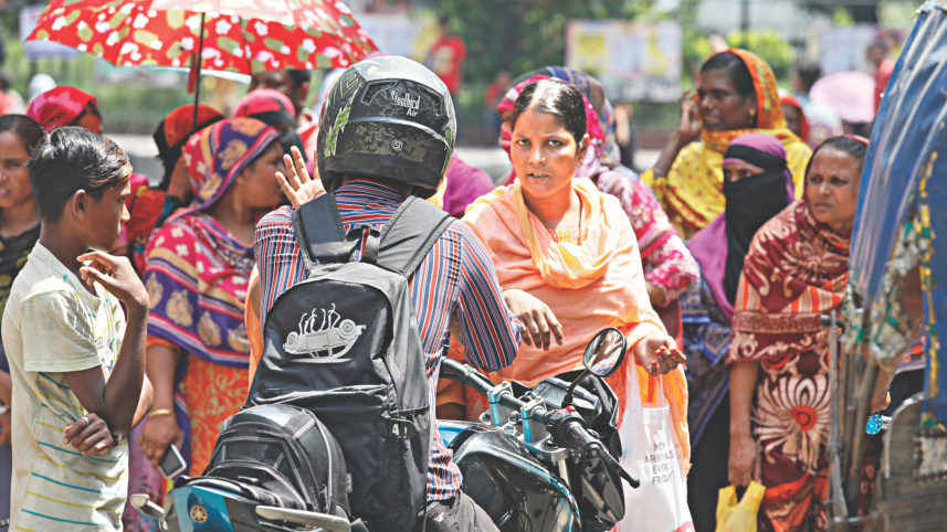 rmg_workers_take_streets_3.jpg