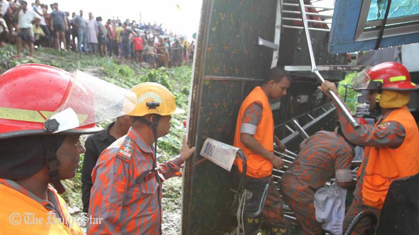 Tangail-accident-1.jpg