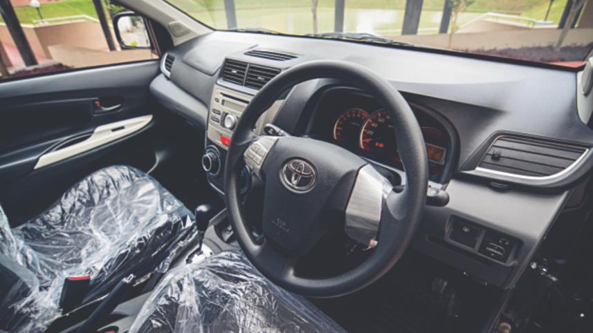 Toyota Avanza 2.jpg
