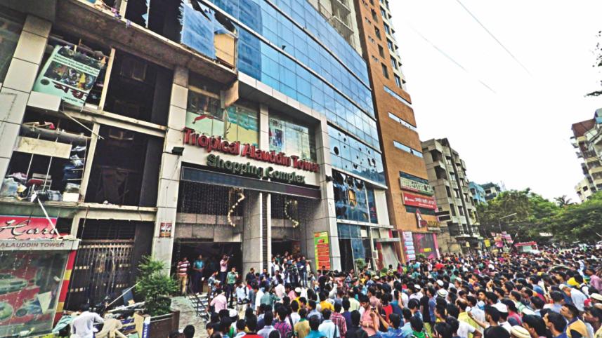 uttara mall accident 3.jpg