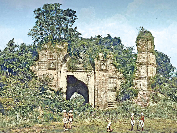 Ruins_of_Gaur.jpg