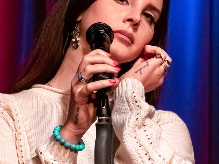 lana_del_rey_grammy_museum_10_13_2019_49311023203.jpg