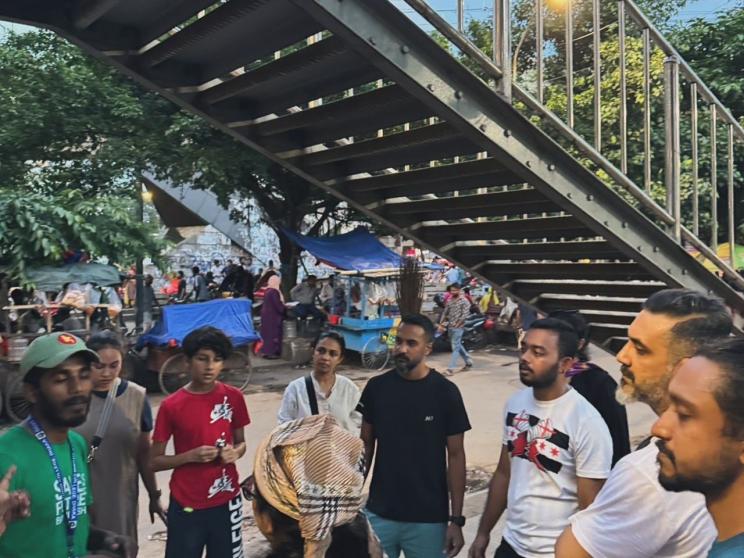 From rockstar to ‘jharudar’, no work is small for exemplary musicians 