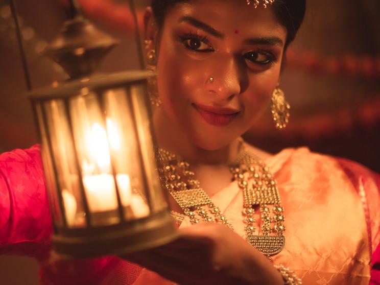 Sarika lights up cameo as ‘Roshni’ 