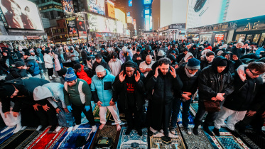 Taraweeh prayers at Times Square