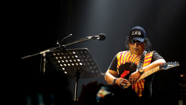 Ayub Bachchu honoured posthumously with Ekushey Padak