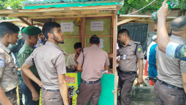 EC evicted illegal photocopy and computer composition shops near its Agargaon headquarters in a drive conducted from 12:00pm to 1:00pm with police assistance. Photo: Courtesy