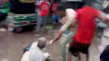 A video of the assault, which later circulated on Facebook, appeared to show a group of agitated youths beating Azizur in the crowded marketplace as bystanders shouted and tried to intervene. Photo: Screengrab