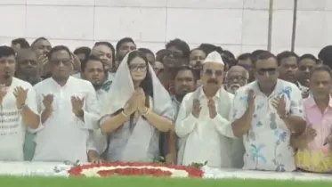 BNP leaders pay tribute to Shaheed President Ziaur Rahman and former Prime Minister Khaleda Zia at the Zia Udyan. Photo: UNB