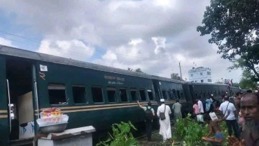 Dhaka-Mymensingh track derailed.jpg