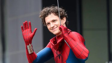 spider man tom holland 