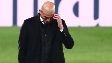 Zidane under pressure.jpg