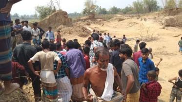 Chattogram Halda River bank 