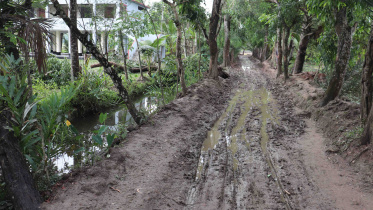 Incomplete-road-nightmare-Pirojpur.jpg