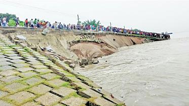 Erosion-hits-Sirajganj-town.jpg