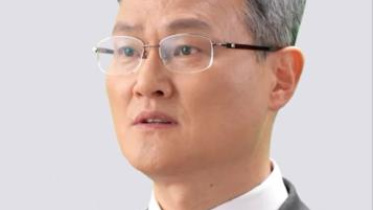Amb_Lee_photo.jpg