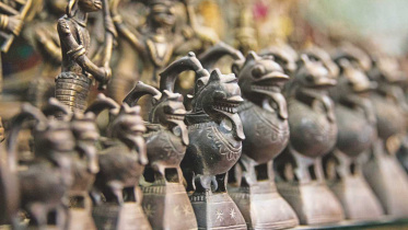 ANTIQUES - TREASURES FROM THE PAST