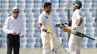 Azhar-Younis-stand-NS.jpg