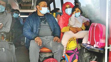 Bangladeshis returning.jpg