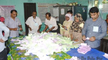 Barisal-voting.jpg