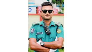 barishal traffic sergant.jpg