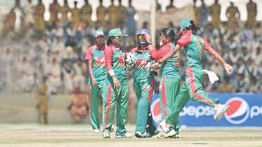 bd womens cricket.jpg
