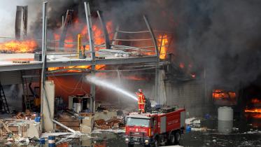 beirut fire1.JPG