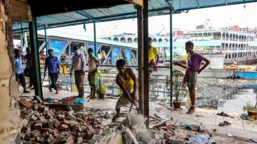 BIWTA demolishes structures Sadarghat.jpg