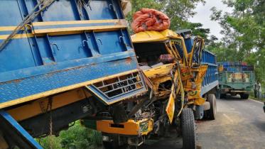 bogura road crash.jpg