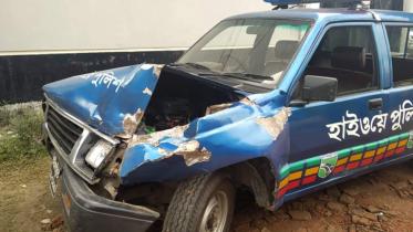 Cop among three killed.jpg