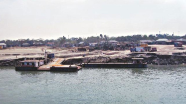 Daulatdia-ferry-terminal.jpg