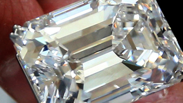 'Flawless' 100-carat diamond 