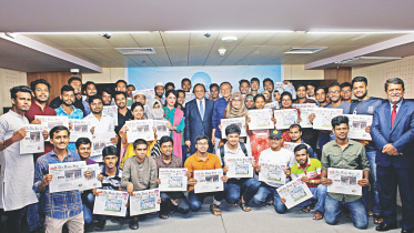 DU students receive star copies.jpg