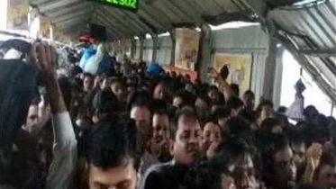 elphinstone-station-mumbai-stampede_650x400_41506666252.jpg
