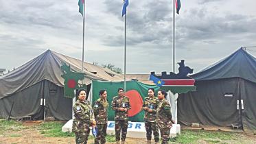 female Bangladeshi army.jpg