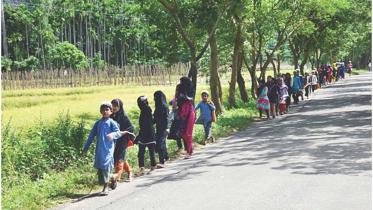 Following traffic rules in Teknaf, Cox’s Bazar