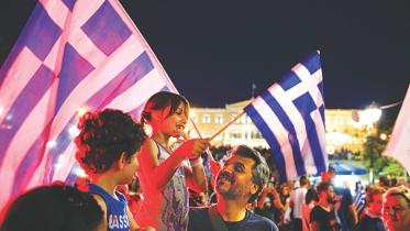 greek voters.jpg