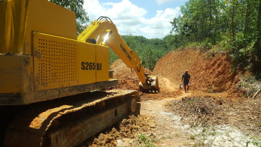 Hill cutting unabated in Bandarban photo (1).jpg