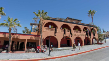 Hotel-California-1WB.jpg