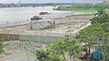 Illegal ecroachment upon the Buriganga riverbank