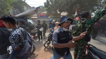 indonesia quake rattle.jpg