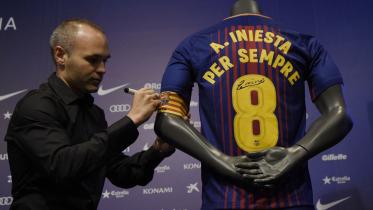 Iniesta_contract.jpg