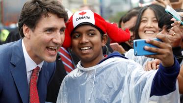 Justin Trudeau poses for aselfie .jpeg