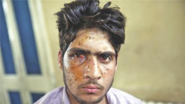 Kashmiri protesters.jpg