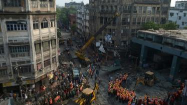 Kolkata flyover collapse.jpg