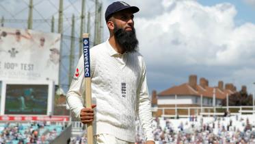 Moeen Ali_hattrick.JPG